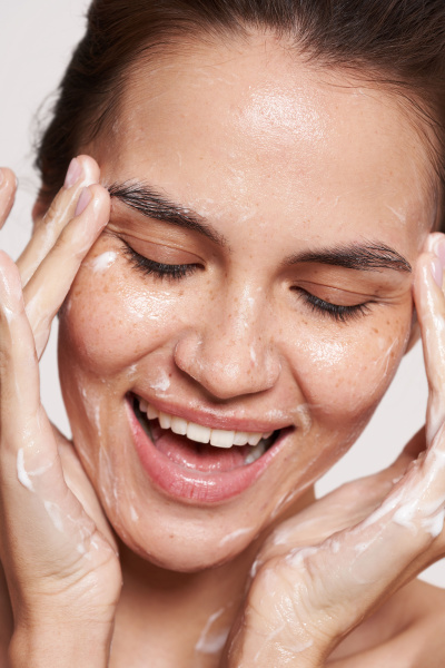 smorodina_гель_для_умывания_anti_acne_с_цинком__экстрактом_граната_и_гиалуроновой_кислотой__ph_5_5__4.jpg